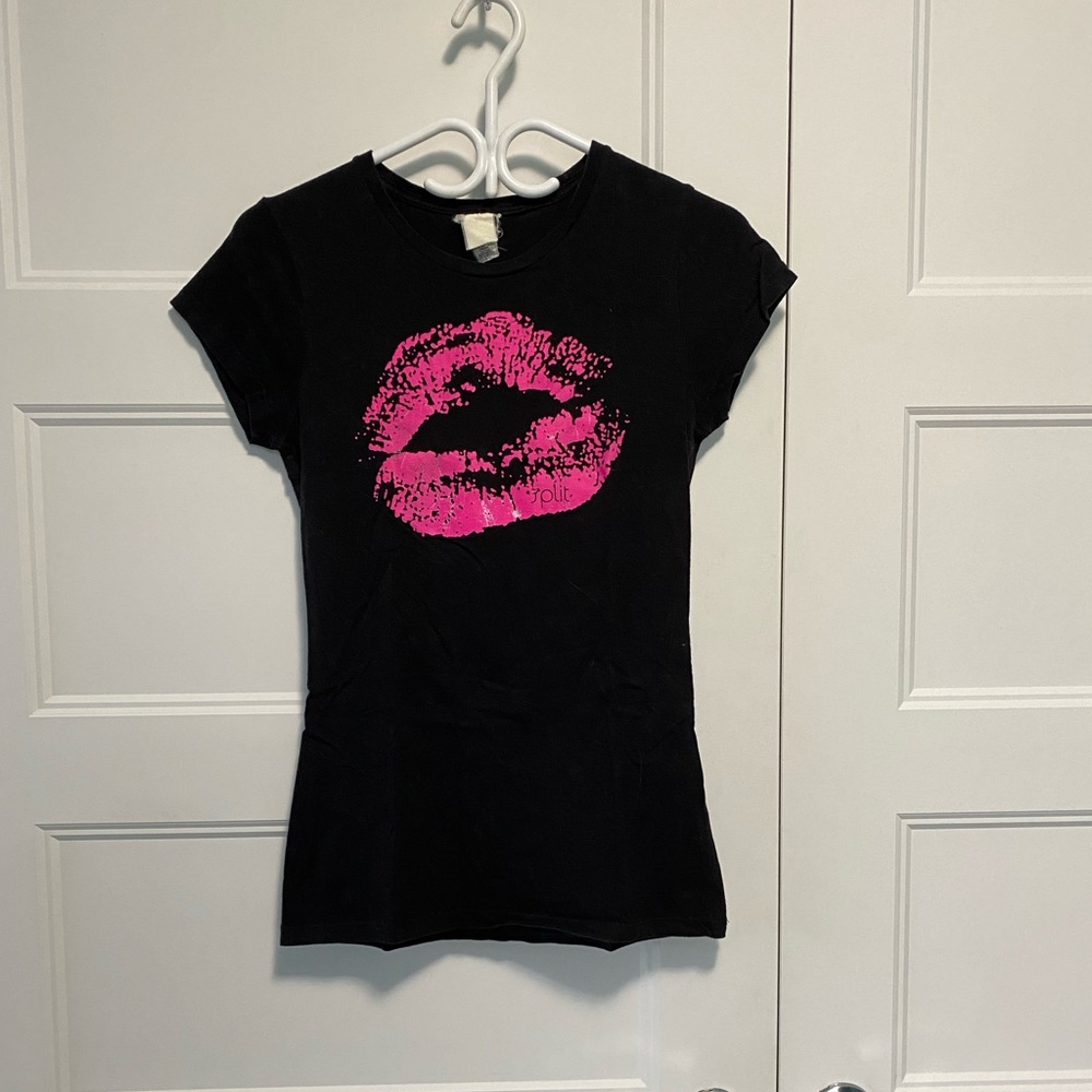 Vintage Split T-shirt with kiss